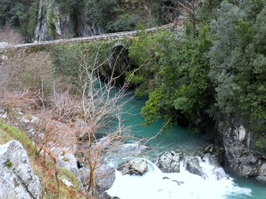 Hotel Garganta Del Cares Poncebos Eksteriør bilde